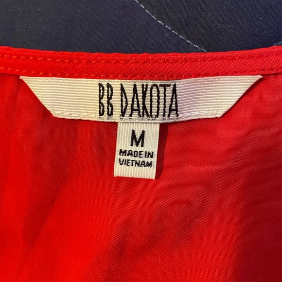 NWT Fun Crop Top - Picture 3 of 5